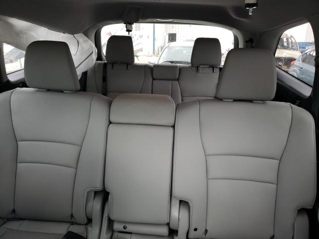 Photo 10 from auction – 2017 HONDA PILOT TOUR with VIN 5FNYF6H92HB071690
