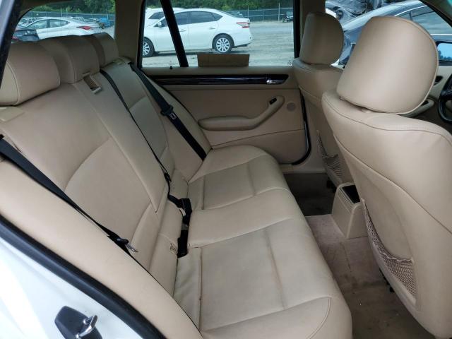 Photo 10 from auction – 2002 BMW 325 IT with VIN WBAEN33492PC10078