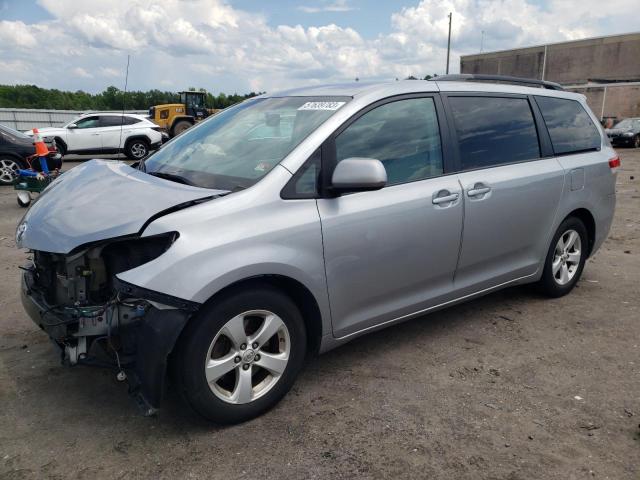 TOYOTA SIENNA LE 2011 with VIN 5TDKK3DC6BS099528 - Photo from auction