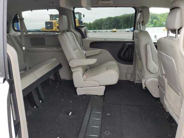 Photo 11 from auction – 2013 CHRYSLER TOWN & COU with VIN 2C4RC1CG7DR510645