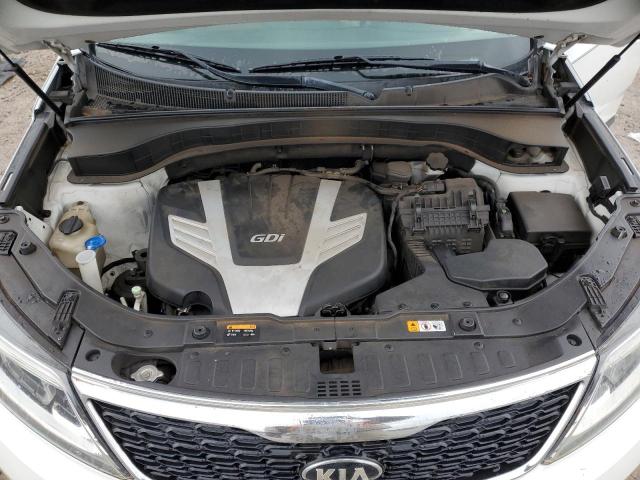 Photo 12 from auction – 2015 KIA SORENTO LX with VIN 5XYKT4A74FG581556