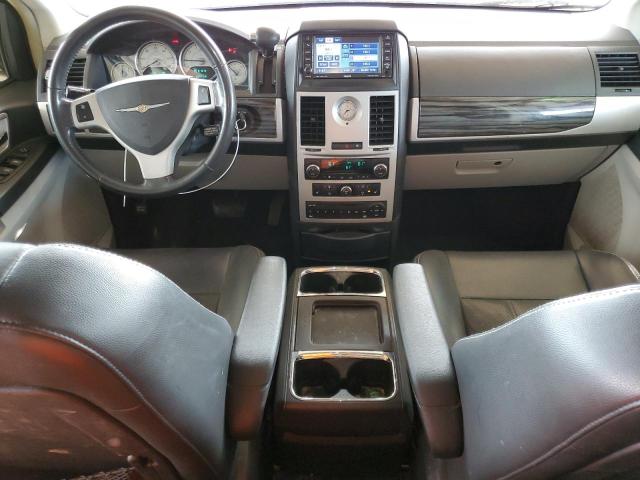 Photo 8 from auction – 2010 CHRYSLER TOWN & COU with VIN 2A4RR5DX5AR290450