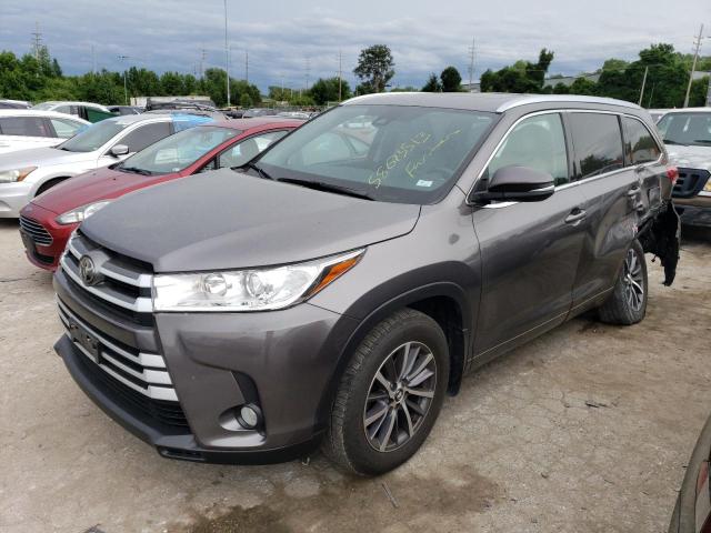 Снимка 1 от търг – 2017 TOYOTA HIGHLANDER с VIN 5TDJZRFH2HS444727