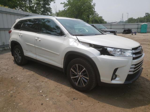 Photo 4 from auction – 2019 TOYOTA HIGHLANDER with VIN 5TDJZRFH3KS919311