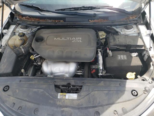 Foto 11 de la subasta – 2015 CHRYSLER 200 LIMITE con VIN 1C3CCCABXFN590648