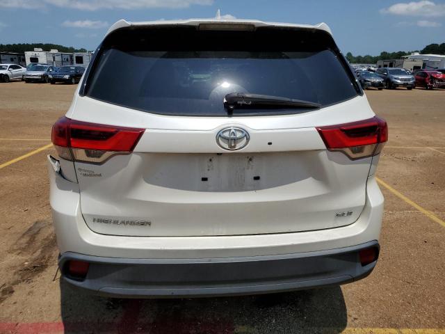 Photo 6 from auction – 2018 TOYOTA HIGHLANDER with VIN 5TDKZRFH6JS264032