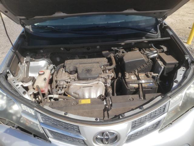 Photo 12 from auction – 2015 TOYOTA RAV4 LE with VIN JTMZFREV4FJ033925