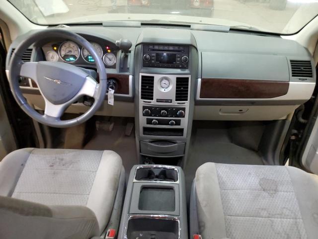 Photo 8 from auction – 2010 CHRYSLER TOWN & COU with VIN 2A4RR5D12AR300735