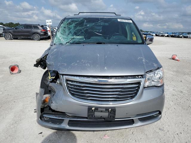 Photo 5 from auction – 2015 CHRYSLER TOWN & COU with VIN 2C4RC1CG9FR674532