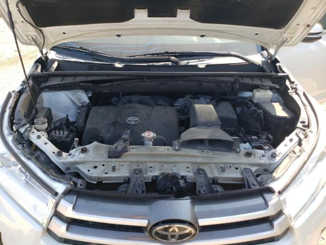 Photo 12 from auction – 2018 TOYOTA HIGHLANDER with VIN 5TDKZRFH2JS540917