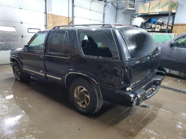 Photo 2 from auction – 2001 CHEVROLET BLAZER with VIN 1GNDT13W212224379