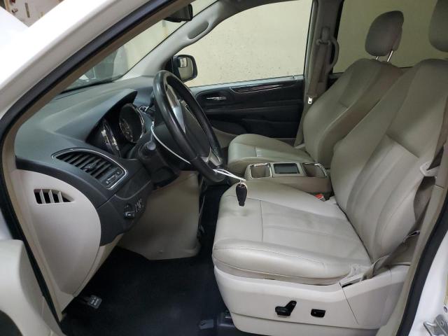 Photo 7 from auction – 2015 CHRYSLER TOWN & COU with VIN 2C4RC1BG3FR538222