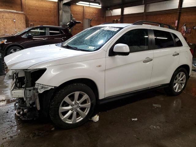 MITSUBISHI OUTLANDER 2015 с VIN 4A4AR3AW0FE026200 - Фото с аукциона
