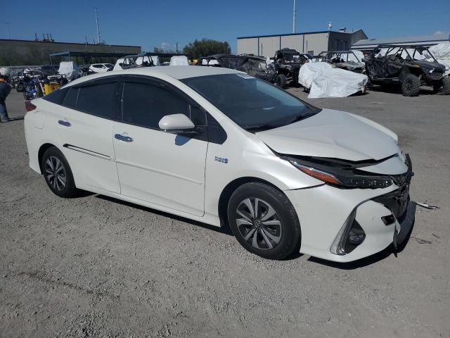Photo 4 from auction – 2018 TOYOTA PRIUS PRIM with VIN JTDKARFPXJ3069678