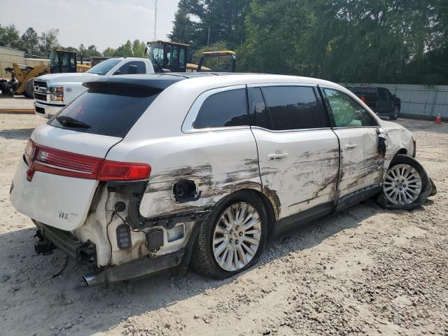 Photo 3 from auction – 2011 LINCOLN MKT with VIN 2LMHJ5FR7BBJ52541