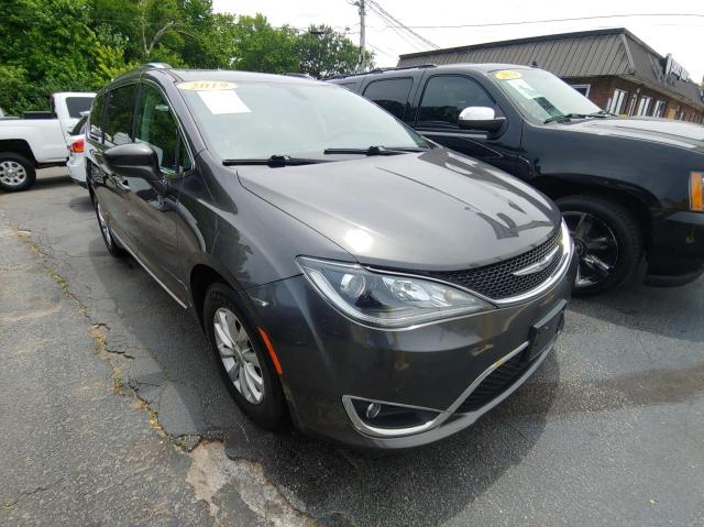 CHRYSLER PACIFICA T 2019 with VIN 2C4RC1BG1KR685410 - Photo from auction