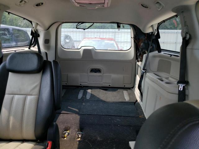 Photo 10 from auction – 2010 CHRYSLER TOWN & COU with VIN 2A4RR8DX5AR442082