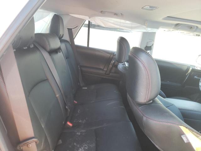 Photo 11 from auction – 2020 TOYOTA 4RUNNER SR with VIN JTEBU5JR4L5836422