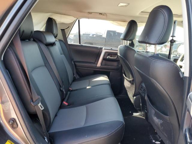 Photo 11 from auction – 2018 TOYOTA 4RUNNER SR with VIN JTEBU5JR4J5606165