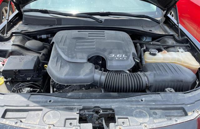 Photo 7 from auction – 2018 CHRYSLER 300 LIMITE with VIN 2C3CCAEG0JH227724