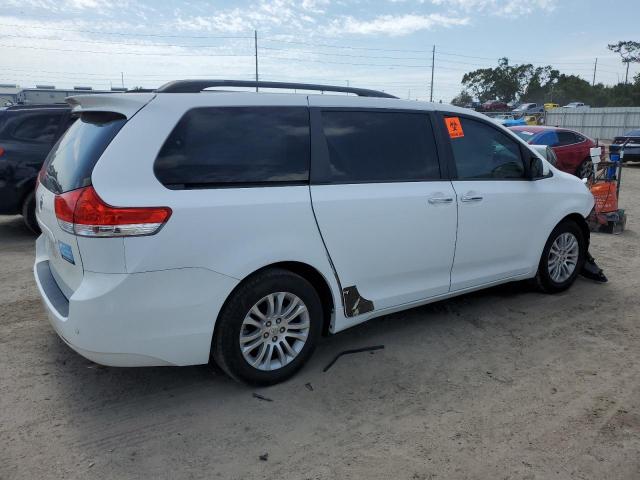 Photo 3 from auction – 2011 TOYOTA SIENNA XLE with VIN 5TDYK3DC2BS032628