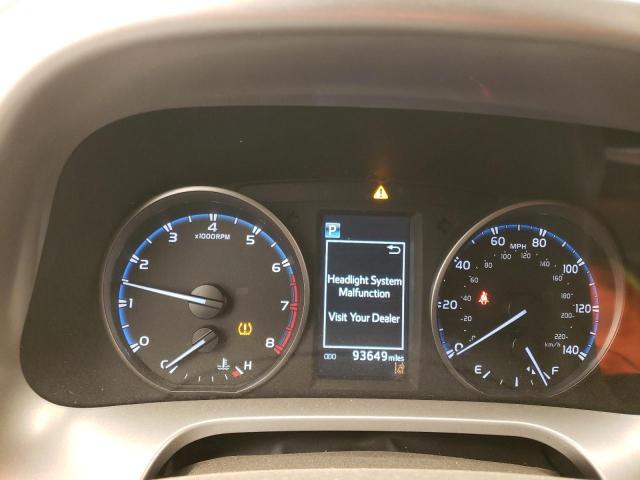 Photo 9 from auction – 2017 TOYOTA RAV4 XLE with VIN JTMRFREV1HJ709220