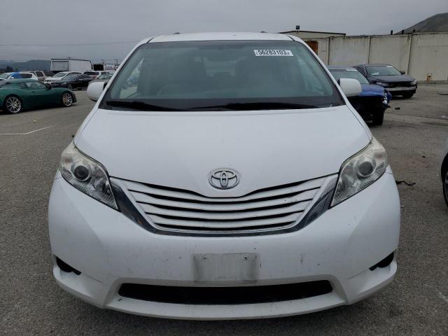 Photo 5 from auction – 2015 TOYOTA SIENNA LE with VIN 5TDKK3DC0FS583264