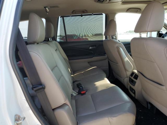 Photo 11 from auction – 2017 HONDA PILOT TOUR with VIN 5FNYF5H90HB014205