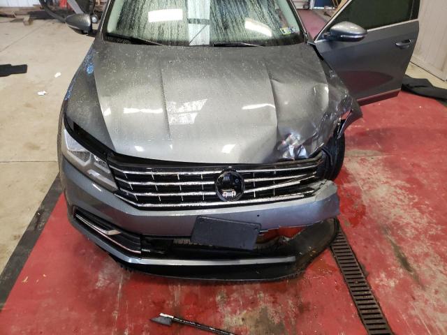 Photo 11 from auction – 2017 VOLKSWAGEN PASSAT SE with VIN 1VWBT7A35HC014713