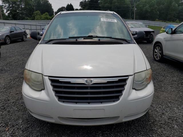 Photo 5 from auction – 2006 CHRYSLER TOWN & COU with VIN 2A4GP54L16R618559