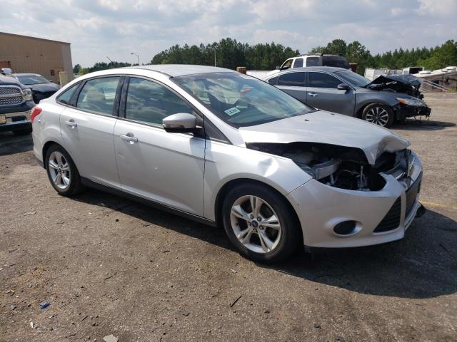 Foto 4 de la subasta – 2014 FORD FOCUS SE con VIN 1FADP3F25EL221757