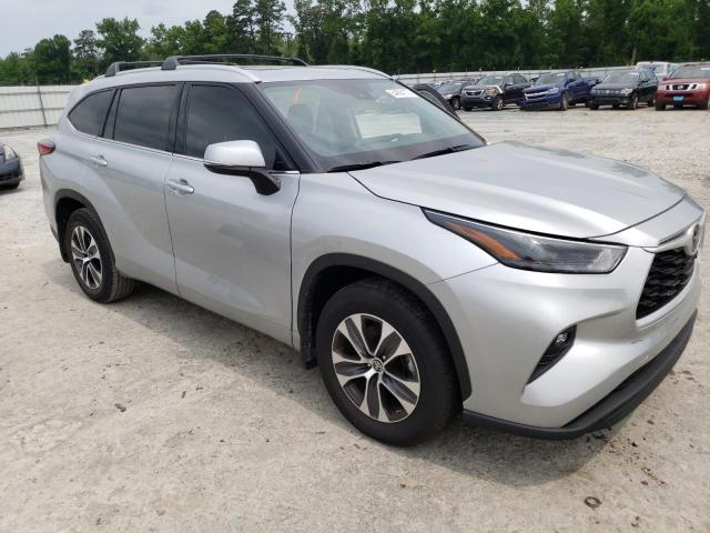 Photo 4 from auction – 2022 TOYOTA HIGHLANDER with VIN 5TDGZRAH2NS556280