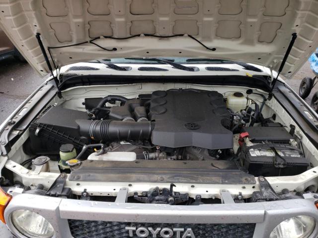 Photo 12 from auction – 2010 TOYOTA FJ CRUISER with VIN JTEZU4BF4AK010665