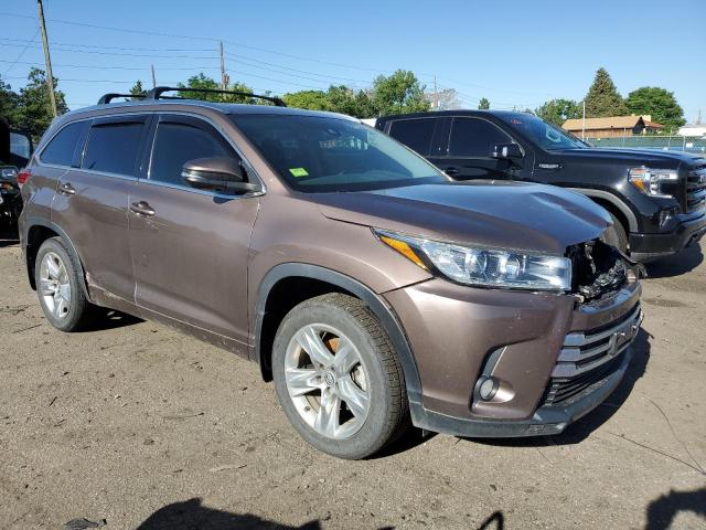 Photo 4 from auction – 2017 TOYOTA HIGHLANDER with VIN 5TDDZRFHXHS364315