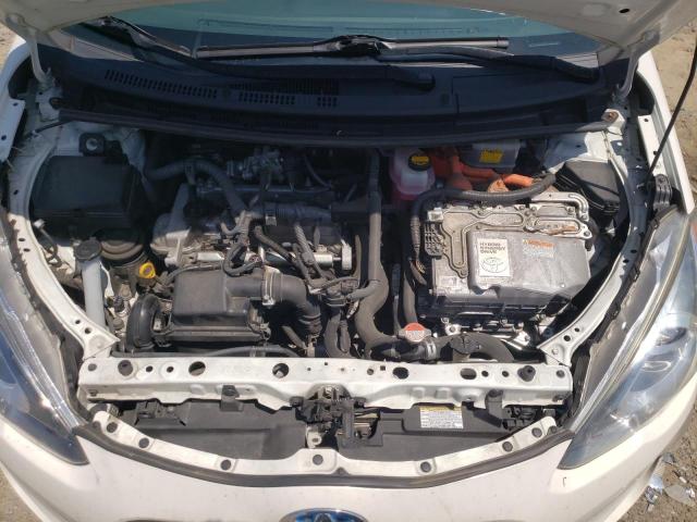 Photo 11 from auction – 2015 TOYOTA PRIUS C with VIN JTDKDTB30F1108188