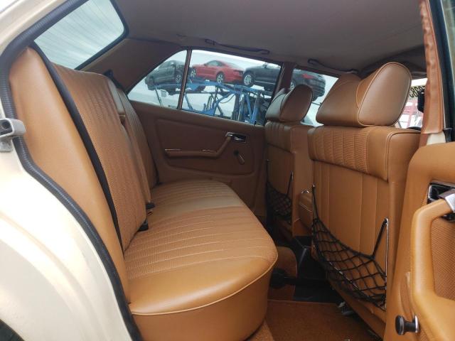 Photo 10 from auction – 1981 MERCEDES-BENZ 240 D with VIN WDBAB23A2BB249386
