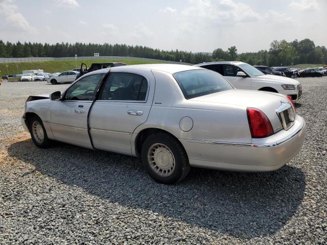 Photo 2 from auction – 2002 LINCOLN TOWN CAR E with VIN 1LNHM81W32Y639692