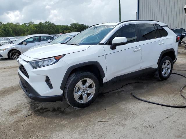 TOYOTA RAV4 XLE 2020 with VIN 2T3W1RFVXLC075658 - Photo from auction