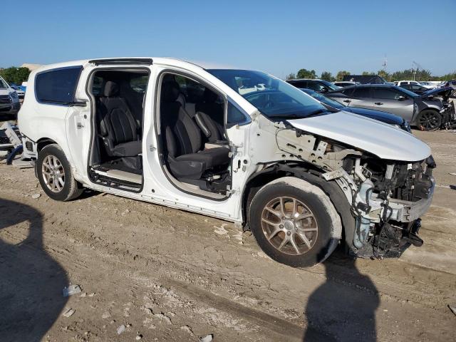 Photo 4 from auction – 2020 CHRYSLER PACIFICA T with VIN 2C4RC1FG4LR104204
