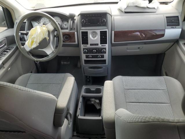 Photo 8 from auction – 2010 CHRYSLER TOWN & COU with VIN 2A4RR5D15AR421436