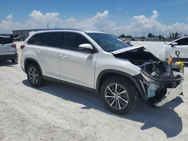 Photo 4 from auction – 2019 TOYOTA HIGHLANDER with VIN 5TDKZRFH3KS572339