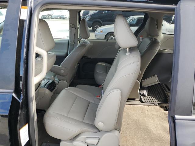 Photo 11 from auction – 2018 TOYOTA SIENNA XLE with VIN 5TDYZ3DC2JS931208