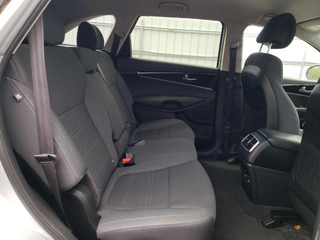 Photo 11 from auction – 2016 KIA SORENTO LX with VIN 5XYPGDA54GG162312