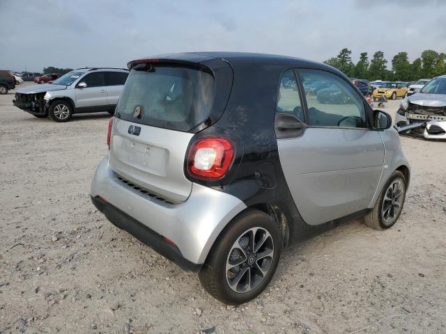Photo 3 from auction – 2016 SMART FORTWO with VIN WMEFJ5DA3GK063553