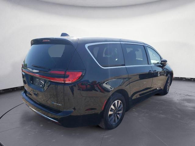 Photo 3 from auction – 2022 CHRYSLER PACIFICA H with VIN 2C4RC1L78NR137018