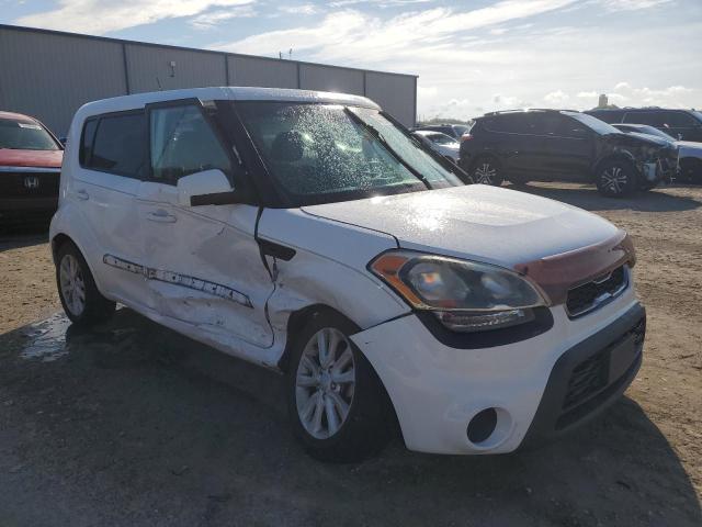 Photo 4 from auction – 2013 KIA SOUL with VIN KNDJT2A55D7767115