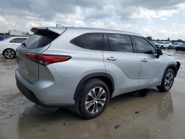 Photo 3 from auction – 2021 TOYOTA HIGHLANDER with VIN 5TDGZRAHXMS056012