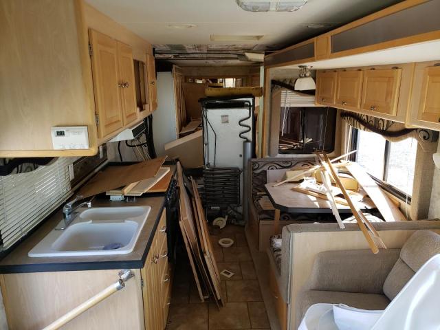 Photo 6 from auction – 2006 THMC MOTORHOME with VIN 1F6NF53Y360A05658