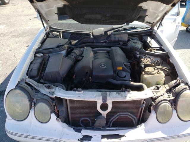 Снимка 11 от търг – 2001 MERCEDES-BENZ E 320 с VIN WDBJF65J71B324607