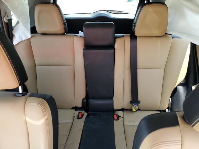 Photo 10 from auction – 2016 TOYOTA RAV4 LIMIT with VIN JTMDFREV4GJ076933